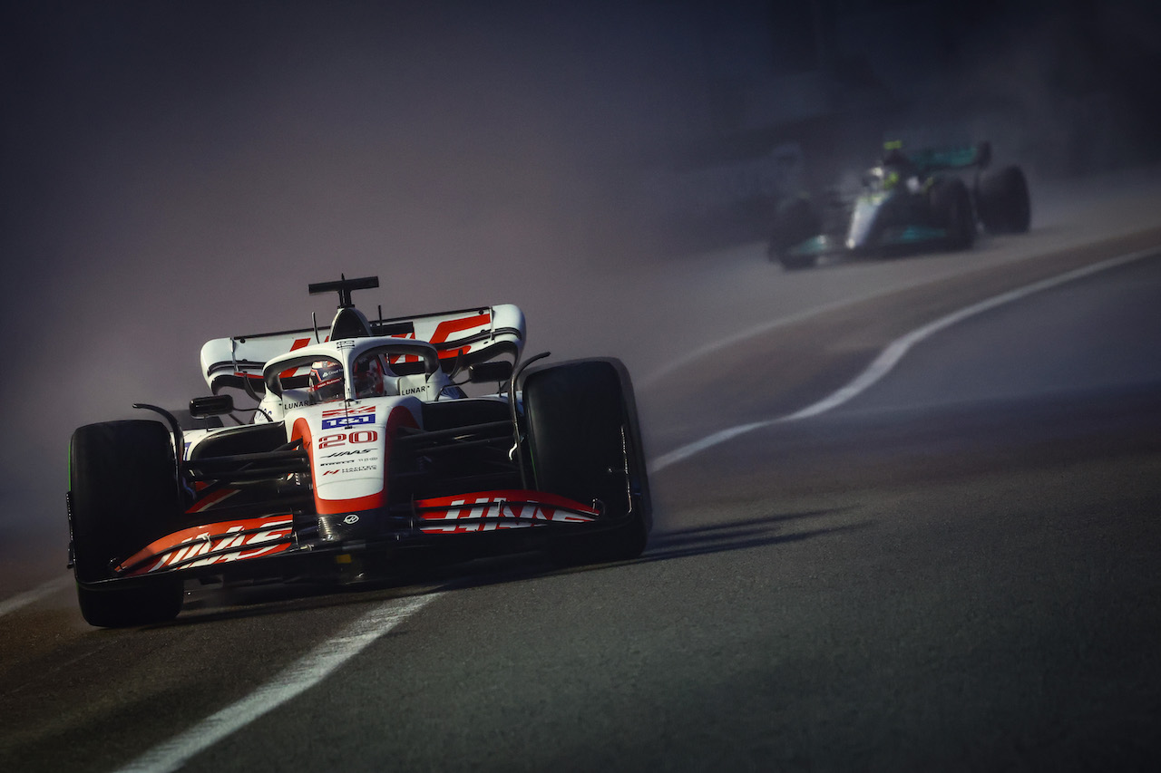 GP SINGAPORE, Kevin Magnussen (DEN) Haas F1 Team 
01.10.2022. Formula 1 World Championship, Rd 17, Singapore Grand Prix, Marina Bay Street Circuit, Singapore, Qualifiche Day.
- www.xpbimages.com, EMail: requests@xpbimages.com © Copyright: Charniaux / XPB Images