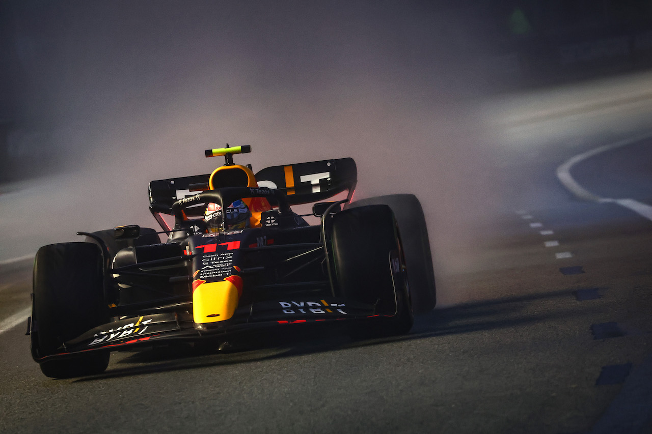 GP SINGAPORE, Sergio Perez (MEX), Red Bull Racing 
01.10.2022. Formula 1 World Championship, Rd 17, Singapore Grand Prix, Marina Bay Street Circuit, Singapore, Qualifiche Day.
- www.xpbimages.com, EMail: requests@xpbimages.com ¬© Copyright: Charniaux / XPB Images