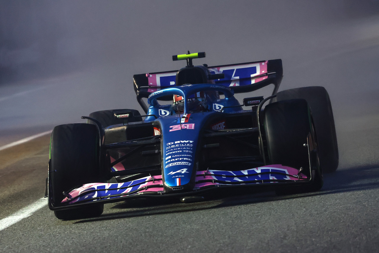 GP SINGAPORE, Esteban Ocon (FRA), Alpine F1 Team 
01.10.2022. Formula 1 World Championship, Rd 17, Singapore Grand Prix, Marina Bay Street Circuit, Singapore, Qualifiche Day.
- www.xpbimages.com, EMail: requests@xpbimages.com ¬© Copyright: Charniaux / XPB Images