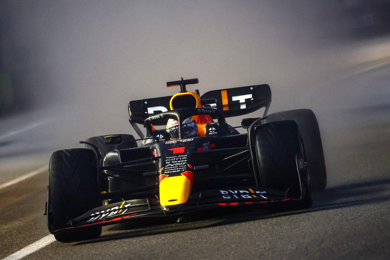 GP SINGAPORE, Max Verstappen (NLD), Red Bull Racing 
01.10.2022. Formula 1 World Championship, Rd 17, Singapore Grand Prix, Marina Bay Street Circuit, Singapore, Qualifiche Day.
- www.xpbimages.com, EMail: requests@xpbimages.com ¬© Copyright: Charniaux / XPB Images