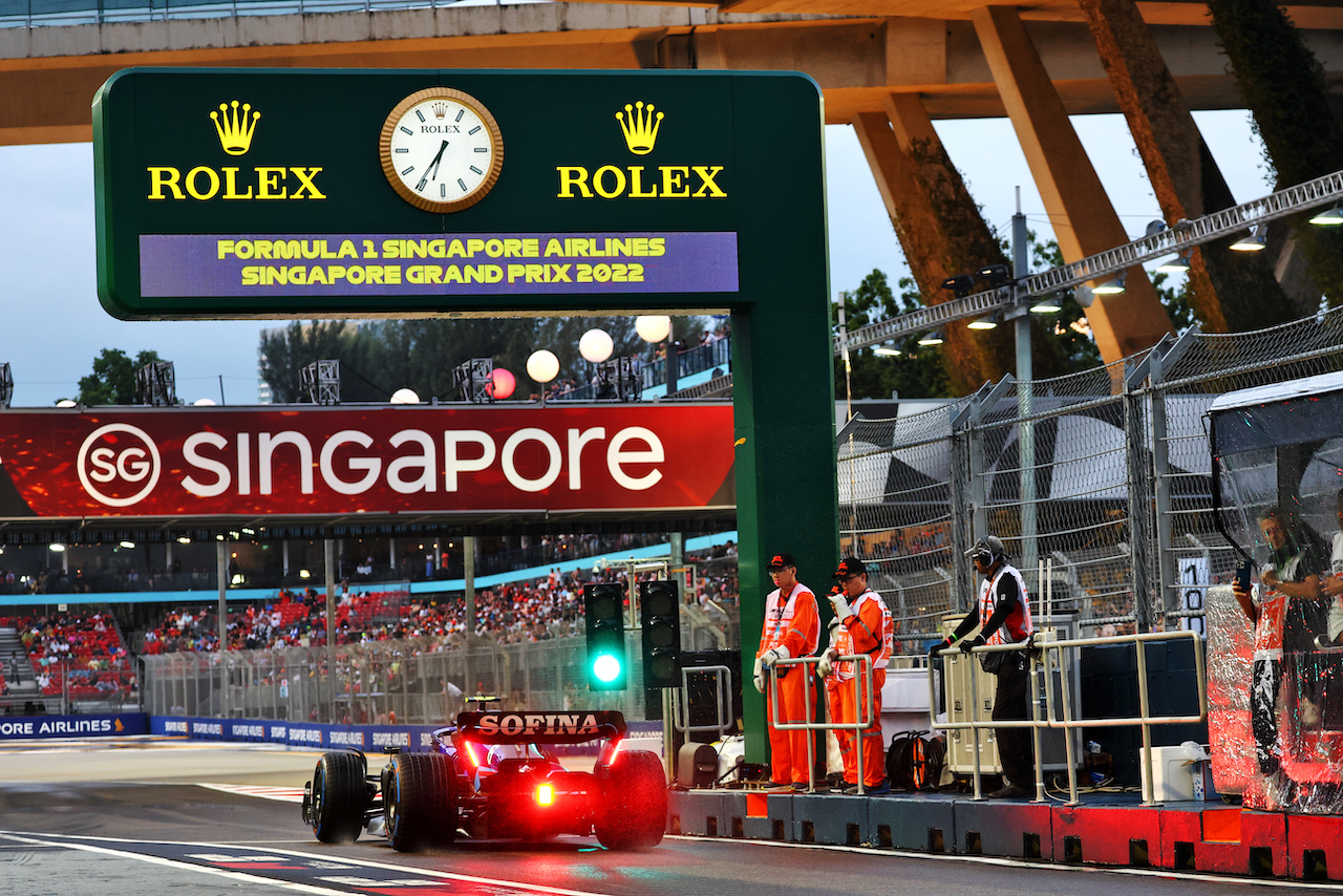 GP SINGAPORE, Nicholas Latifi (CDN) Williams Racing FW44.
01.10.2022. Formula 1 World Championship, Rd 17, Singapore Grand Prix, Marina Bay Street Circuit, Singapore, Qualifiche Day.
 - www.xpbimages.com, EMail: requests@xpbimages.com © Copyright: Coates / XPB Images