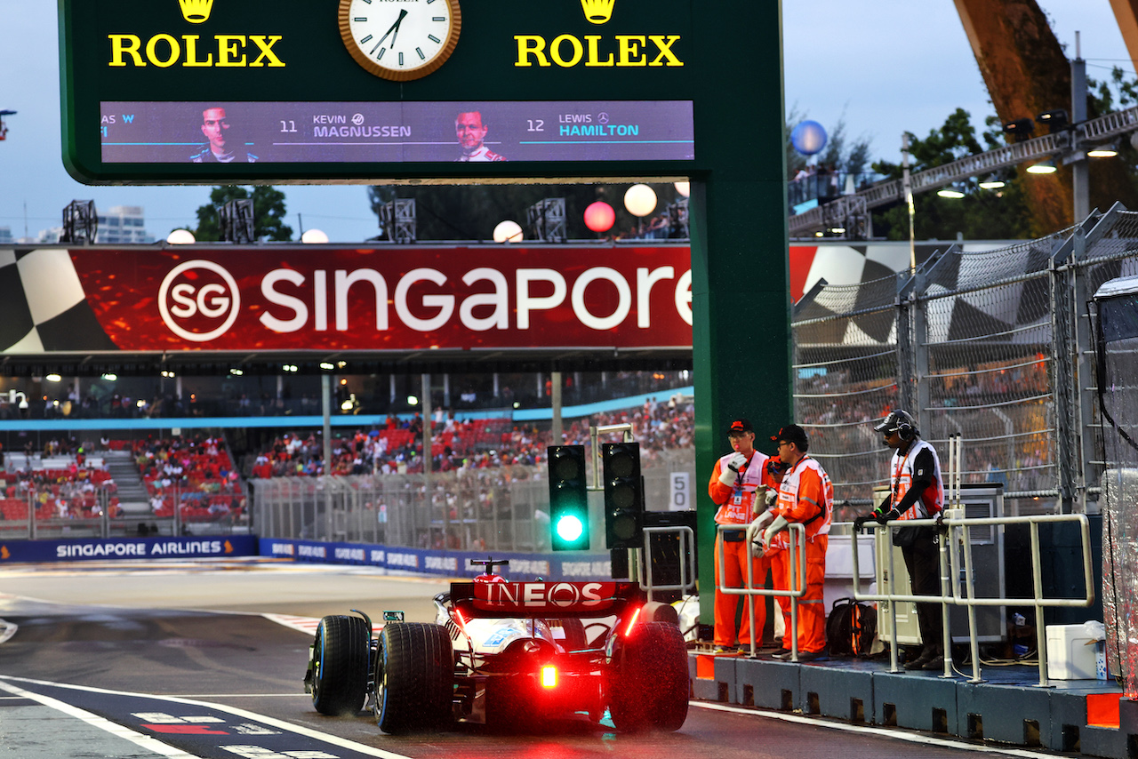GP SINGAPORE, Valtteri Bottas (FIN) Alfa Romeo F1 Team C42.
01.10.2022. Formula 1 World Championship, Rd 17, Singapore Grand Prix, Marina Bay Street Circuit, Singapore, Qualifiche Day.
 - www.xpbimages.com, EMail: requests@xpbimages.com © Copyright: Coates / XPB Images
