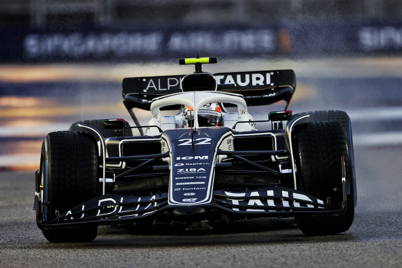 GP SINGAPORE, Yuki Tsunoda (JPN) AlphaTauri AT03.
01.10.2022. Formula 1 World Championship, Rd 17, Singapore Grand Prix, Marina Bay Street Circuit, Singapore, Qualifiche Day.
- www.xpbimages.com, EMail: requests@xpbimages.com © Copyright: Moy / XPB Images