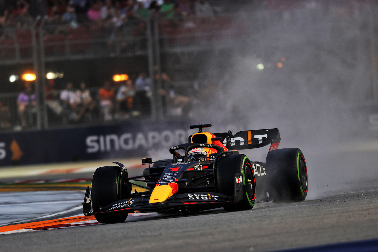 GP SINGAPORE, Max Verstappen (NLD) Red Bull Racing RB18.
01.10.2022. Formula 1 World Championship, Rd 17, Singapore Grand Prix, Marina Bay Street Circuit, Singapore, Qualifiche Day.
- www.xpbimages.com, EMail: requests@xpbimages.com © Copyright: Moy / XPB Images