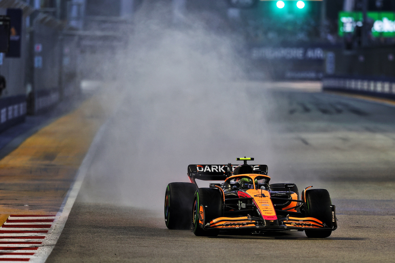 GP SINGAPORE, Lando Norris (GBR) McLaren MCL36.
01.10.2022. Formula 1 World Championship, Rd 17, Singapore Grand Prix, Marina Bay Street Circuit, Singapore, Qualifiche Day.
- www.xpbimages.com, EMail: requests@xpbimages.com © Copyright: Moy / XPB Images