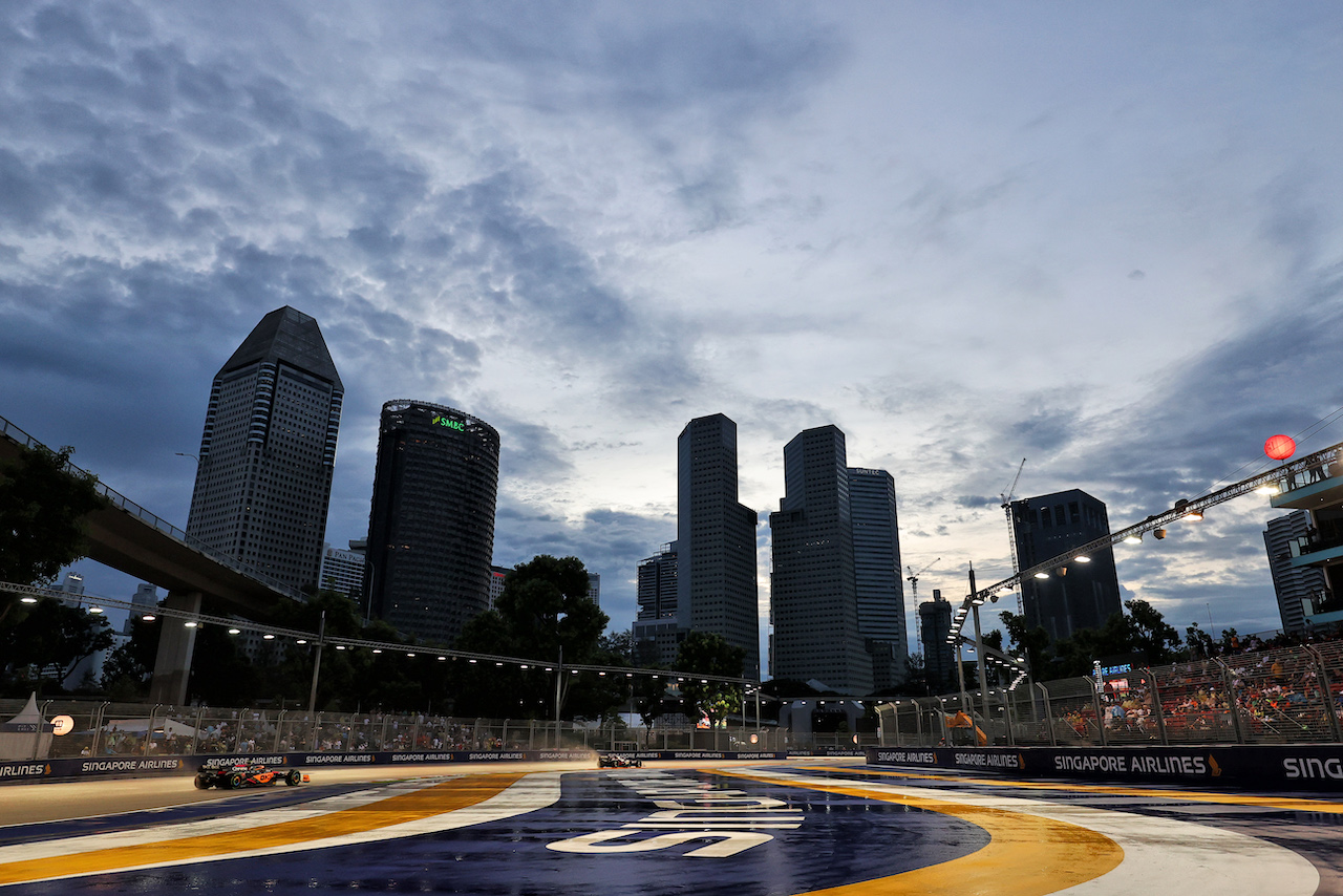 GP SINGAPORE, Lando Norris (GBR) McLaren MCL36.
01.10.2022. Formula 1 World Championship, Rd 17, Singapore Grand Prix, Marina Bay Street Circuit, Singapore, Qualifiche Day.
- www.xpbimages.com, EMail: requests@xpbimages.com © Copyright: Moy / XPB Images