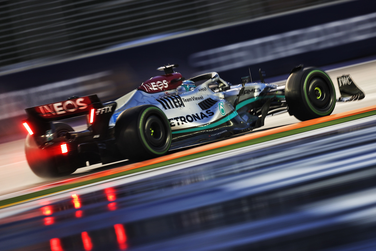 GP SINGAPORE, George Russell (GBR) Mercedes AMG F1 W13.
01.10.2022. Formula 1 World Championship, Rd 17, Singapore Grand Prix, Marina Bay Street Circuit, Singapore, Qualifiche Day.
- www.xpbimages.com, EMail: requests@xpbimages.com © Copyright: Moy / XPB Images