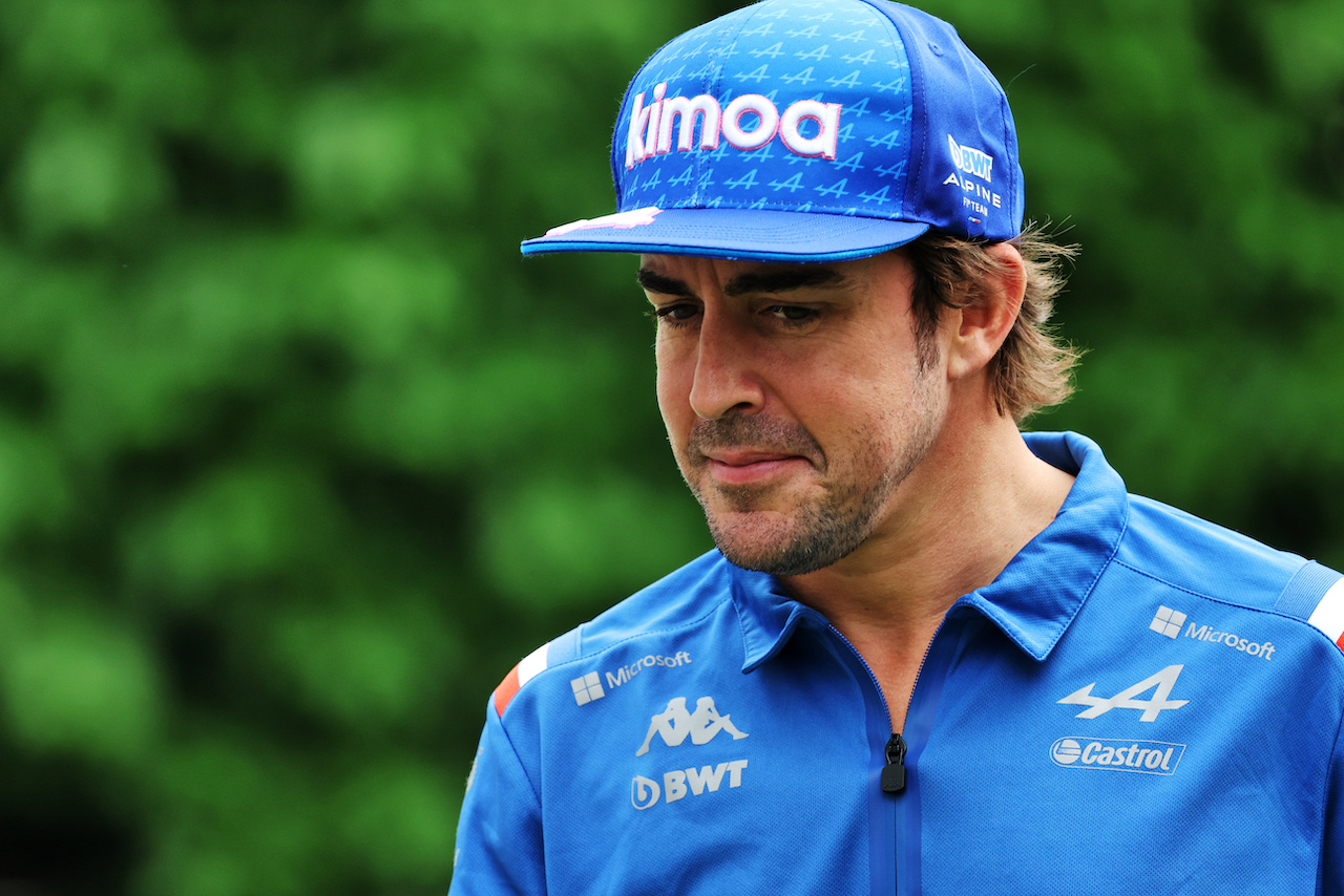 GP SINGAPORE, Fernando Alonso (ESP) Alpine F1 Team.
01.10.2022. Formula 1 World Championship, Rd 17, Singapore Grand Prix, Marina Bay Street Circuit, Singapore, Qualifiche Day.
- www.xpbimages.com, EMail: requests@xpbimages.com © Copyright: Bearne / XPB Images