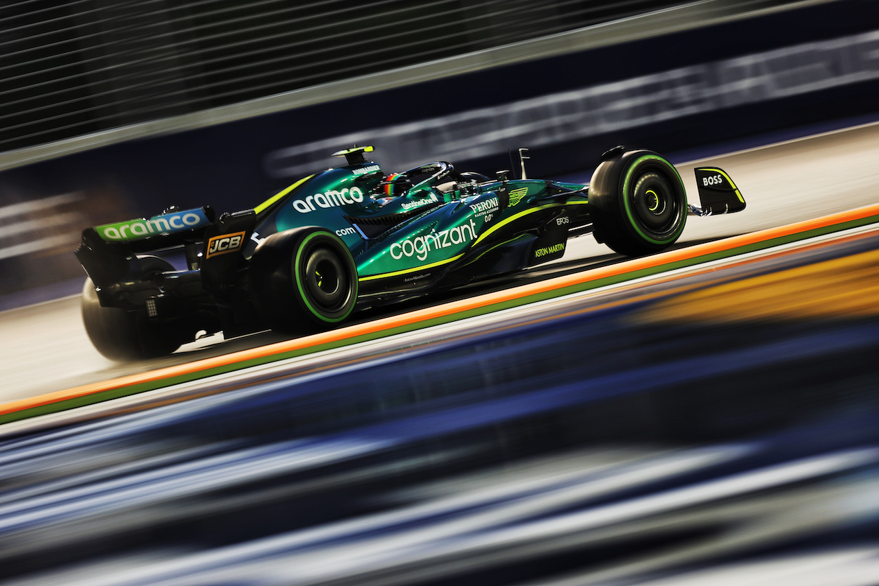 GP SINGAPORE, Sebastian Vettel (GER) Aston Martin F1 Team AMR22.
01.10.2022. Formula 1 World Championship, Rd 17, Singapore Grand Prix, Marina Bay Street Circuit, Singapore, Qualifiche Day.
- www.xpbimages.com, EMail: requests@xpbimages.com © Copyright: Moy / XPB Images