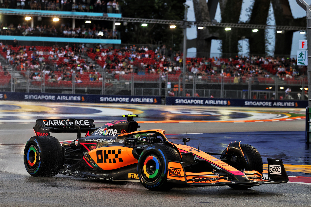 GP SINGAPORE, Lando Norris (GBR) McLaren MCL36.
01.10.2022. Formula 1 World Championship, Rd 17, Singapore Grand Prix, Marina Bay Street Circuit, Singapore, Qualifiche Day.
- www.xpbimages.com, EMail: requests@xpbimages.com © Copyright: Moy / XPB Images