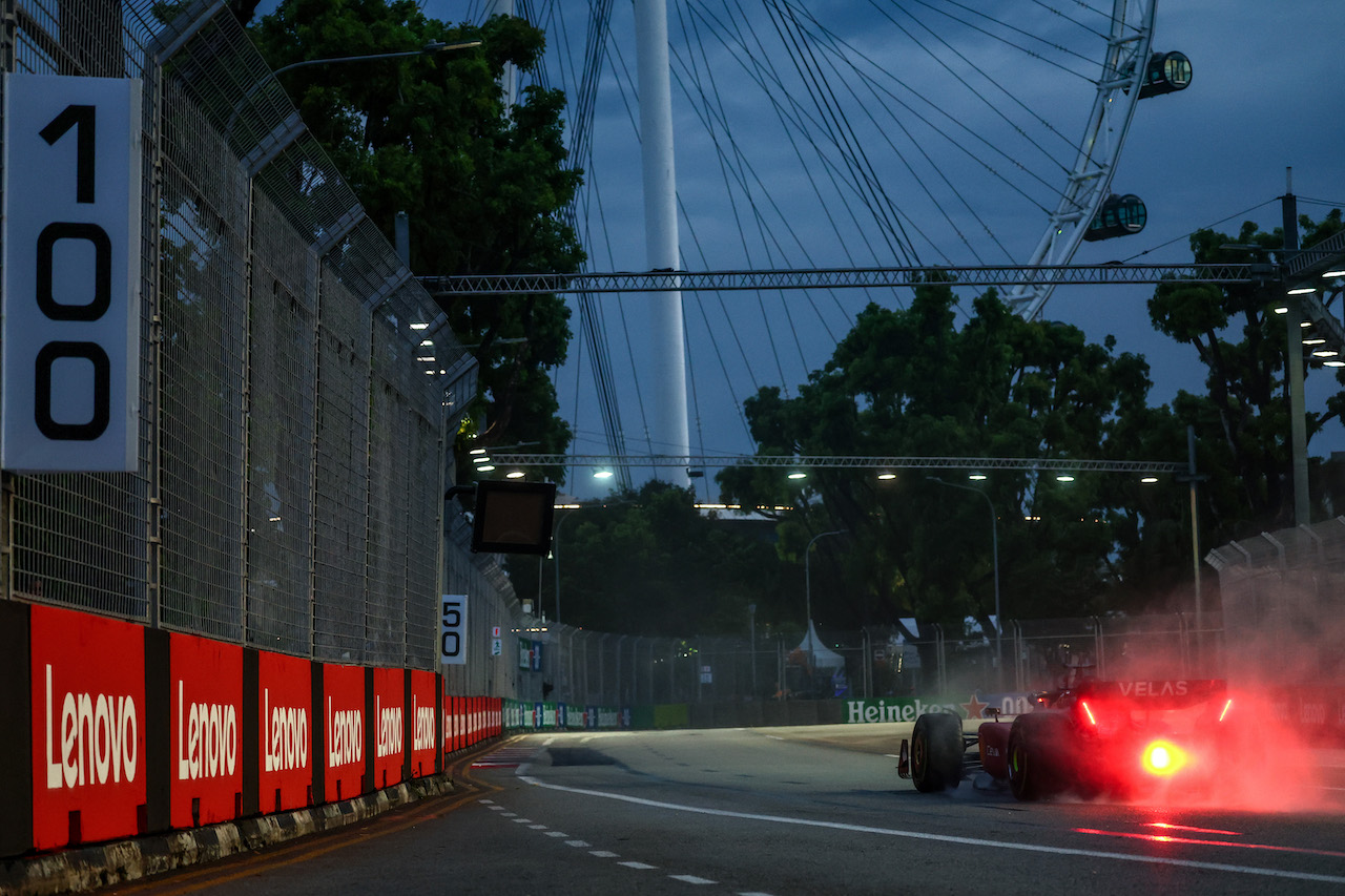 GP SINGAPORE, Charles Leclerc (FRA), Ferrari 
01.10.2022. Formula 1 World Championship, Rd 17, Singapore Grand Prix, Marina Bay Street Circuit, Singapore, Qualifiche Day.
- www.xpbimages.com, EMail: requests@xpbimages.com ¬© Copyright: Charniaux / XPB Images
