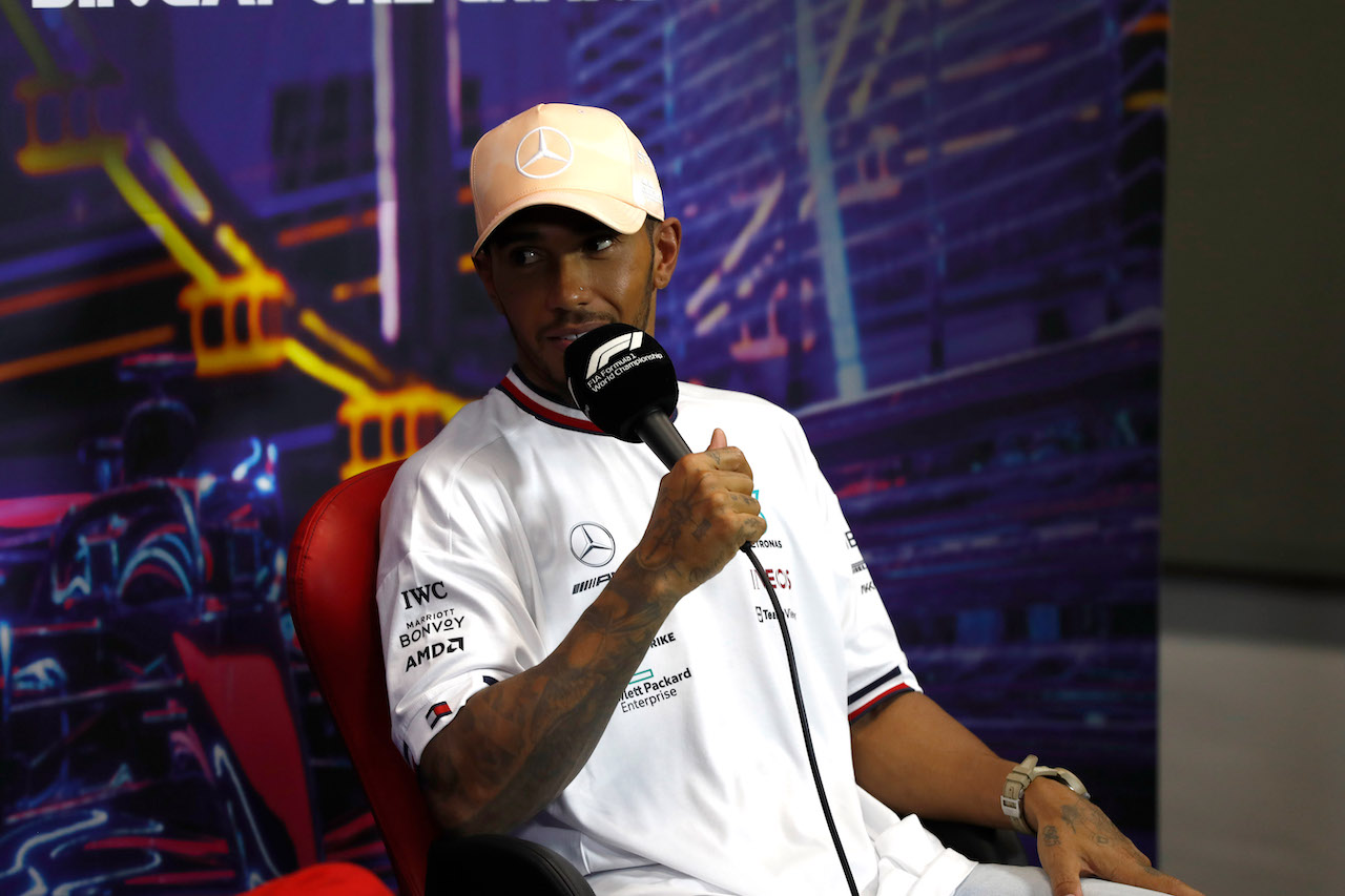 GP SINGAPORE, Lewis Hamilton (GBR) Mercedes AMG F1 in the post qualifying FIA Press Conference.
01.10.2022. Formula 1 World Championship, Rd 17, Singapore Grand Prix, Marina Bay Street Circuit, Singapore, Qualifiche Day.
- www.xpbimages.com, EMail: requests@xpbimages.com © Copyright: XPB Images