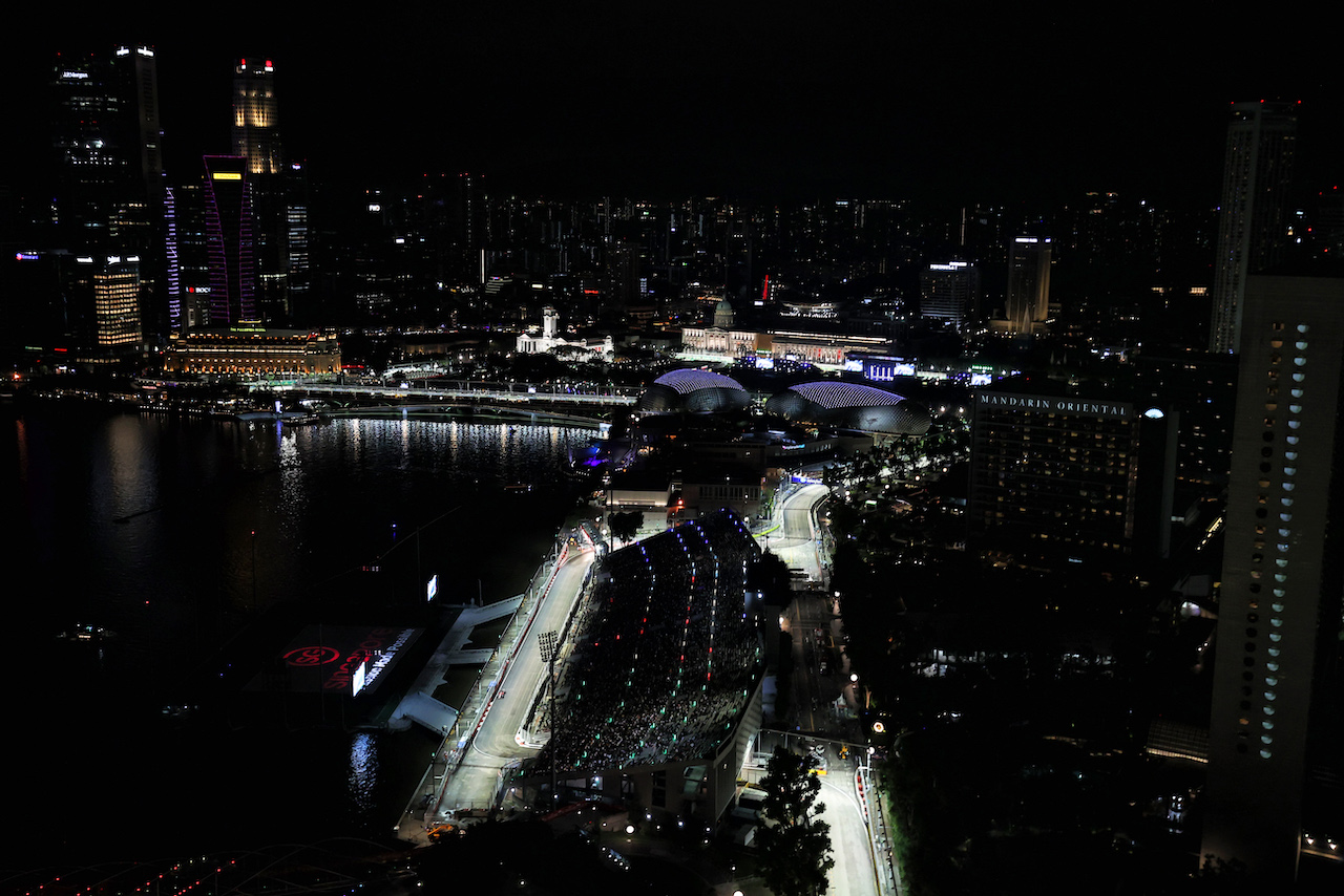 GP SINGAPORE, Carlos Sainz Jr (ESP) Ferrari F1-75.
01.10.2022. Formula 1 World Championship, Rd 17, Singapore Grand Prix, Marina Bay Street Circuit, Singapore, Qualifiche Day.
- www.xpbimages.com, EMail: requests@xpbimages.com © Copyright: Moy / XPB Images