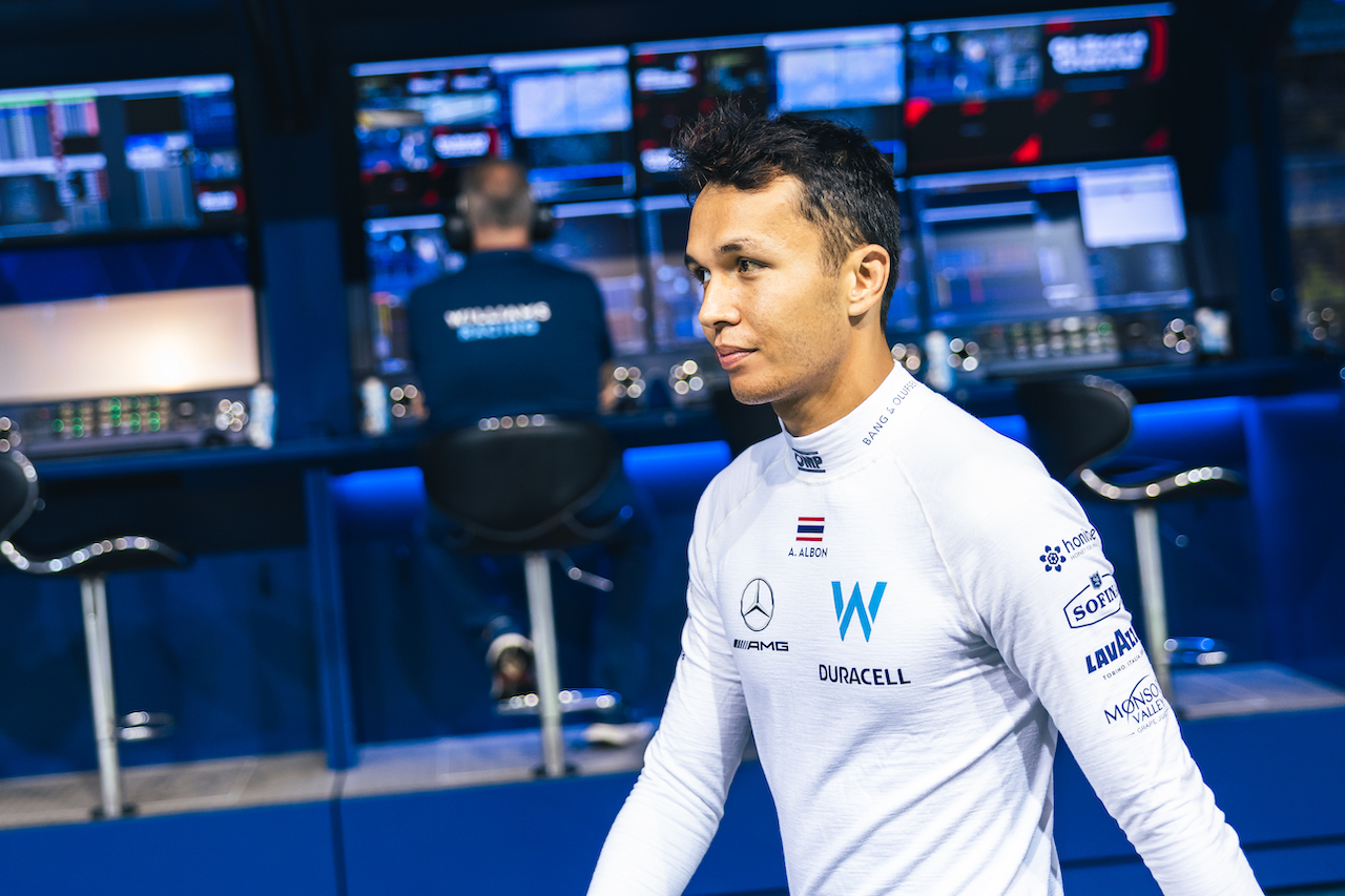 GP SINGAPORE, Alexander Albon (THA) Williams Racing.
01.10.2022. Formula 1 World Championship, Rd 17, Singapore Grand Prix, Marina Bay Street Circuit, Singapore, Qualifiche Day.
- www.xpbimages.com, EMail: requests@xpbimages.com © Copyright: Bearne / XPB Images