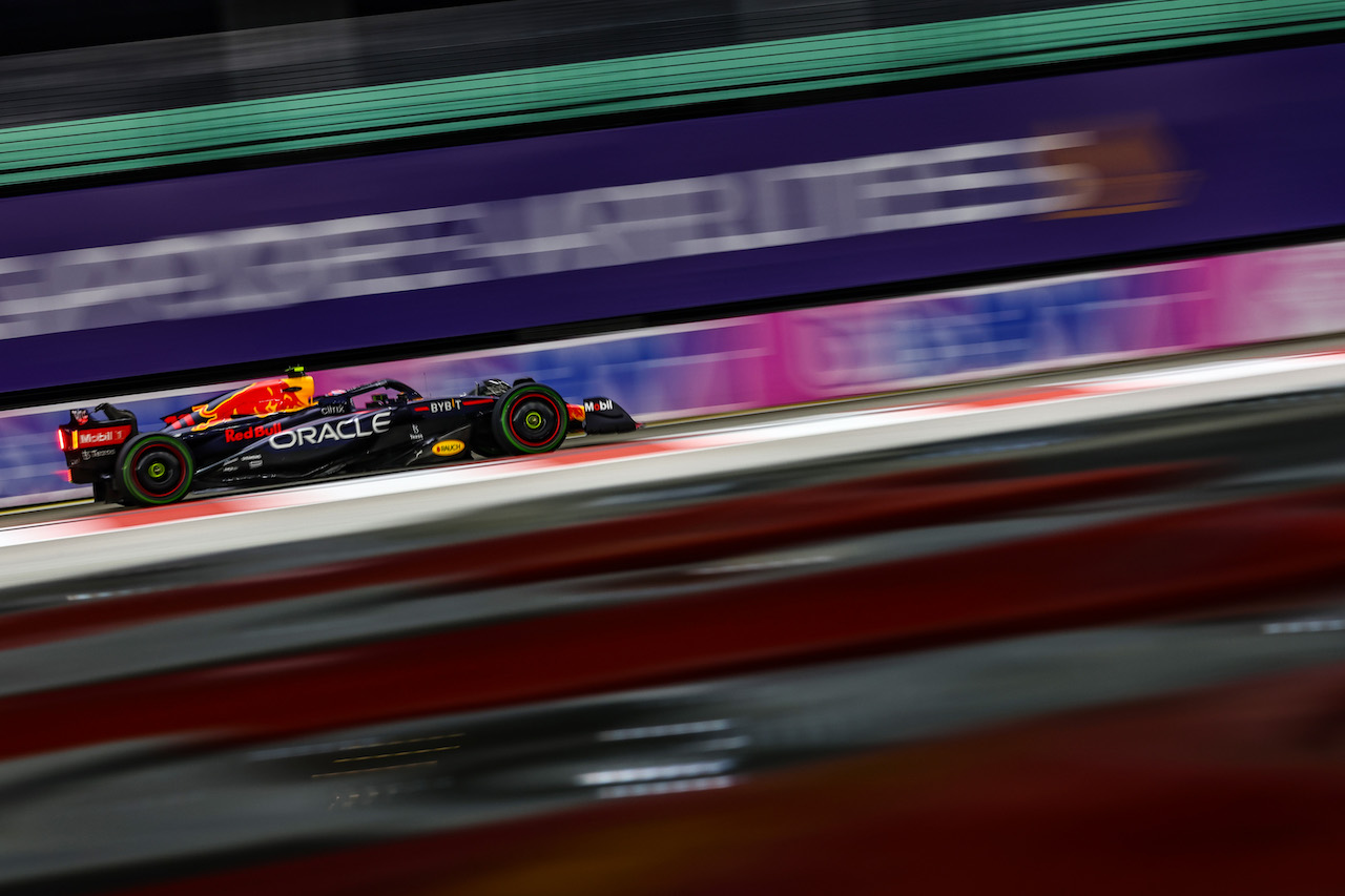 GP SINGAPORE, Sergio Perez (MEX), Red Bull Racing 
01.10.2022. Formula 1 World Championship, Rd 17, Singapore Grand Prix, Marina Bay Street Circuit, Singapore, Qualifiche Day.
- www.xpbimages.com, EMail: requests@xpbimages.com ¬© Copyright: Charniaux / XPB Images