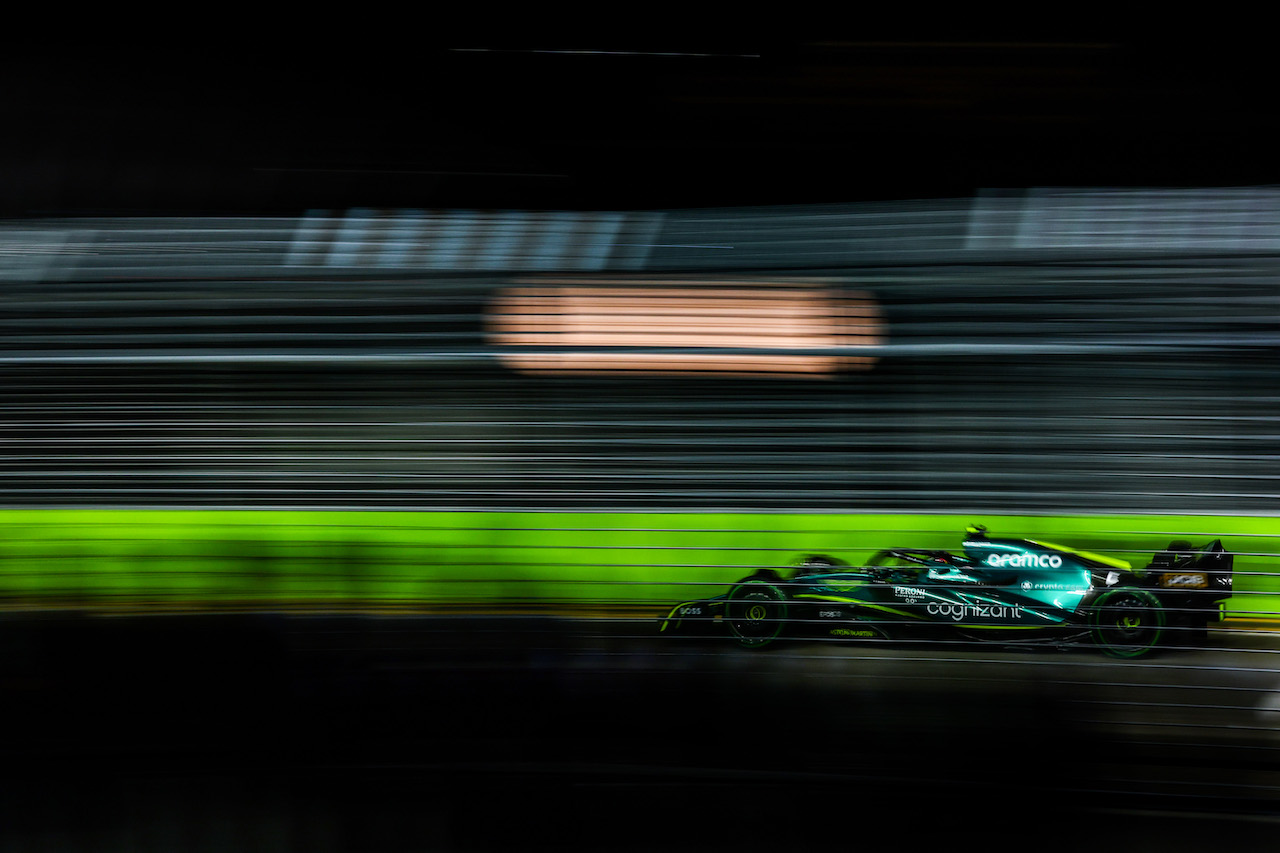 GP SINGAPORE, Sebastian Vettel (GER), Aston Martin F1 Team 
01.10.2022. Formula 1 World Championship, Rd 17, Singapore Grand Prix, Marina Bay Street Circuit, Singapore, Qualifiche Day.
- www.xpbimages.com, EMail: requests@xpbimages.com ¬© Copyright: Charniaux / XPB Images