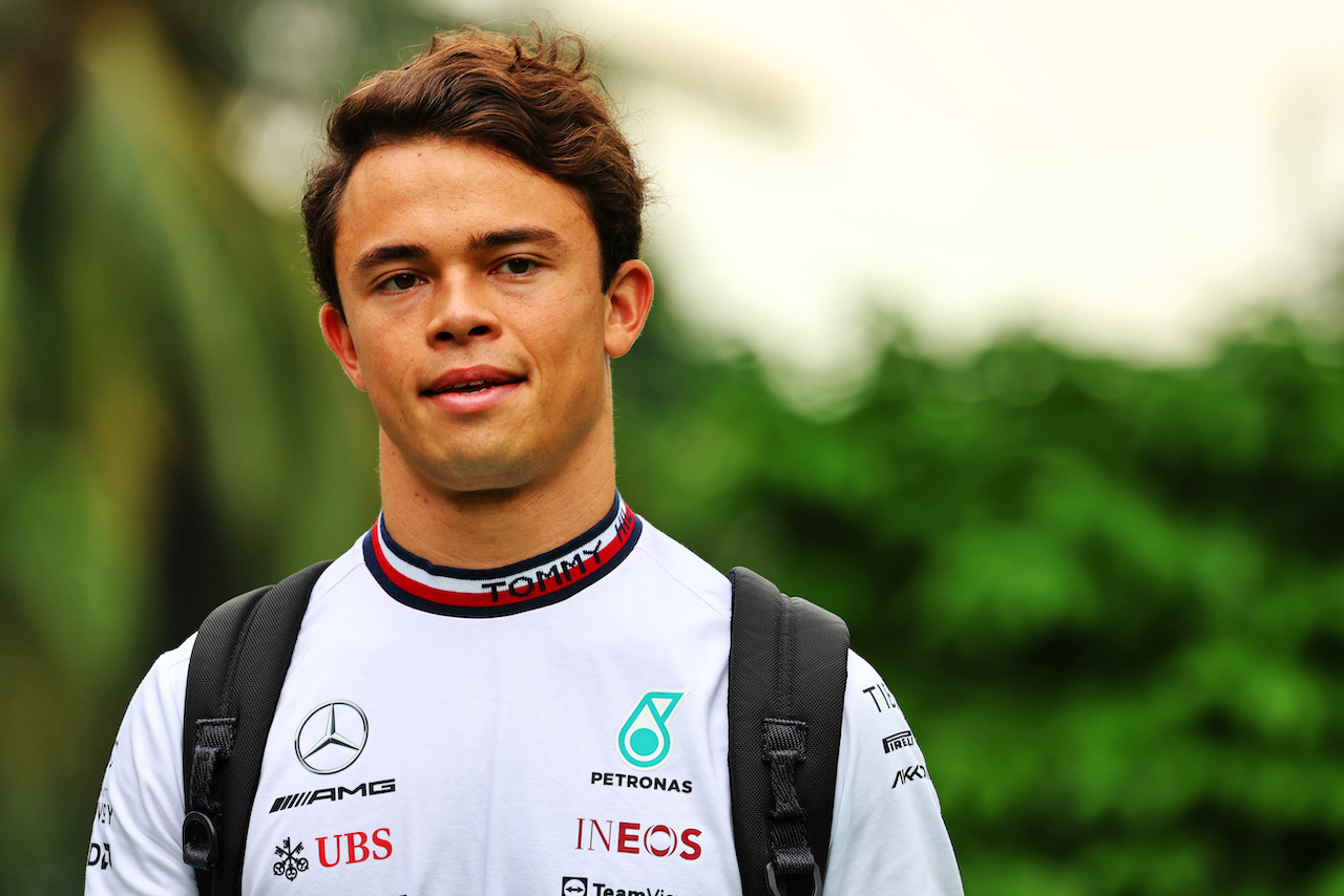 GP SINGAPORE, Nyck de Vries (NLD) Mercedes AMG F1 Test e Reserve Driver.
01.10.2022. Formula 1 World Championship, Rd 17, Singapore Grand Prix, Marina Bay Street Circuit, Singapore, Qualifiche Day.
- www.xpbimages.com, EMail: requests@xpbimages.com © Copyright: Batchelor / XPB Images