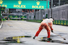 GP SINGAPORE, Circuit Atmosfera - marshals sweep the circuit.
01.10.2022. Formula 1 World Championship, Rd 17, Singapore Grand Prix, Marina Bay Street Circuit, Singapore, Qualifiche Day.
- www.xpbimages.com, EMail: requests@xpbimages.com © Copyright: Bearne / XPB Images