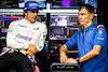 GP SINGAPORE, Fernando Alonso (ESP), Alpine F1 Team Alan Permane (GBR), Alpine F1 Team Trackside Operations Director 
01.10.2022. Formula 1 World Championship, Rd 17, Singapore Grand Prix, Marina Bay Street Circuit, Singapore, Qualifiche Day.
- www.xpbimages.com, EMail: requests@xpbimages.com ¬© Copyright: Charniaux / XPB Images