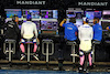 GP SINGAPORE, Fernando Alonso (ESP) Alpine F1 Team e Esteban Ocon (FRA) Alpine F1 Team on the pit gantry.
01.10.2022. Formula 1 World Championship, Rd 17, Singapore Grand Prix, Marina Bay Street Circuit, Singapore, Qualifiche Day.
 - www.xpbimages.com, EMail: requests@xpbimages.com © Copyright: Coates / XPB Images