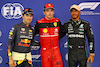 GP SINGAPORE, Qualifiche top three in parc ferme (L to R): Sergio Perez (MEX) Red Bull Racing, second; Charles Leclerc (MON) Ferrari, pole position; Lewis Hamilton (GBR) Mercedes AMG F1, third.
01.10.2022. Formula 1 World Championship, Rd 17, Singapore Grand Prix, Marina Bay Street Circuit, Singapore, Qualifiche Day.
- www.xpbimages.com, EMail: requests@xpbimages.com © Copyright: Batchelor / XPB Images