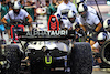 GP SINGAPORE, Pierre Gasly (FRA) AlphaTauri AT03 makes a pit stop.
01.10.2022. Formula 1 World Championship, Rd 17, Singapore Grand Prix, Marina Bay Street Circuit, Singapore, Qualifiche Day.
- www.xpbimages.com, EMail: requests@xpbimages.com © Copyright: Batchelor / XPB Images