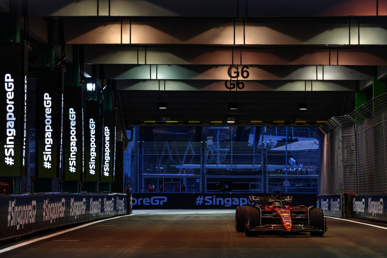 GP SINGAPORE, Charles Leclerc (FRA), Ferrari 
30.09.2022. Formula 1 World Championship, Rd 17, Singapore Grand Prix, Marina Bay Street Circuit, Singapore, Practice Day.
- www.xpbimages.com, EMail: requests@xpbimages.com ¬© Copyright: Charniaux / XPB Images