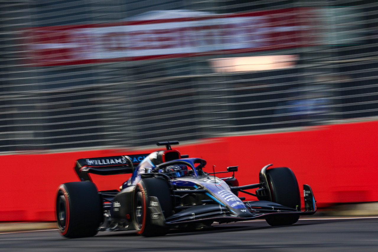 GP SINGAPORE, Alex Albon (THA), Williams F1 Team 
30.09.2022. Formula 1 World Championship, Rd 17, Singapore Grand Prix, Marina Bay Street Circuit, Singapore, Practice Day.
- www.xpbimages.com, EMail: requests@xpbimages.com ¬© Copyright: Charniaux / XPB Images