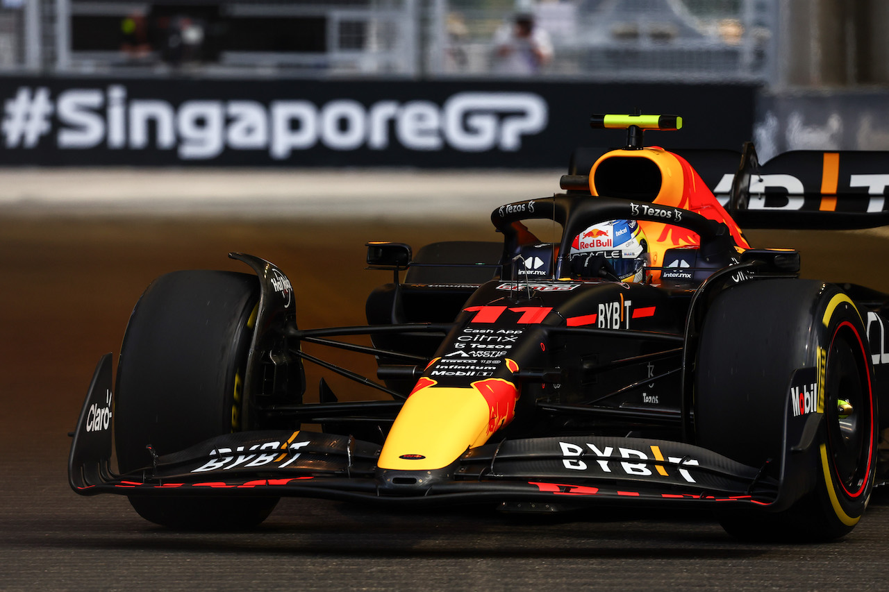 GP SINGAPORE, Sergio Perez (MEX), Red Bull Racing 
30.09.2022. Formula 1 World Championship, Rd 17, Singapore Grand Prix, Marina Bay Street Circuit, Singapore, Practice Day.
- www.xpbimages.com, EMail: requests@xpbimages.com ¬© Copyright: Charniaux / XPB Images