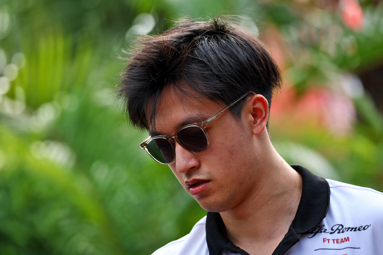 GP SINGAPORE, Guanyu Zhou (CHN) Alfa Romeo F1 Team.
30.09.2022. Formula 1 World Championship, Rd 17, Singapore Grand Prix, Marina Bay Street Circuit, Singapore, Practice Day.
 - www.xpbimages.com, EMail: requests@xpbimages.com © Copyright: Coates / XPB Images