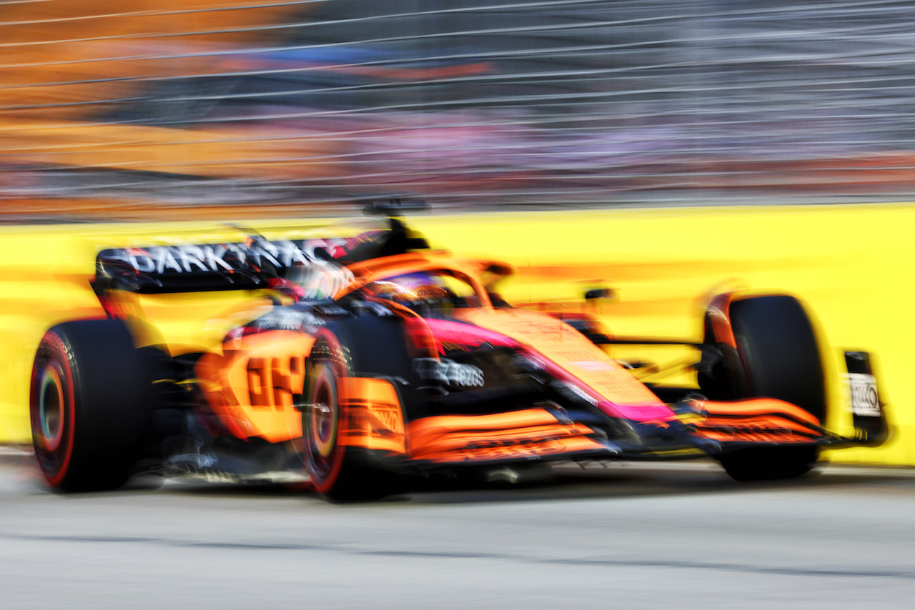GP SINGAPORE, Daniel Ricciardo (AUS) McLaren MCL36.
30.09.2022. Formula 1 World Championship, Rd 17, Singapore Grand Prix, Marina Bay Street Circuit, Singapore, Practice Day.
 - www.xpbimages.com, EMail: requests@xpbimages.com © Copyright: Coates / XPB Images