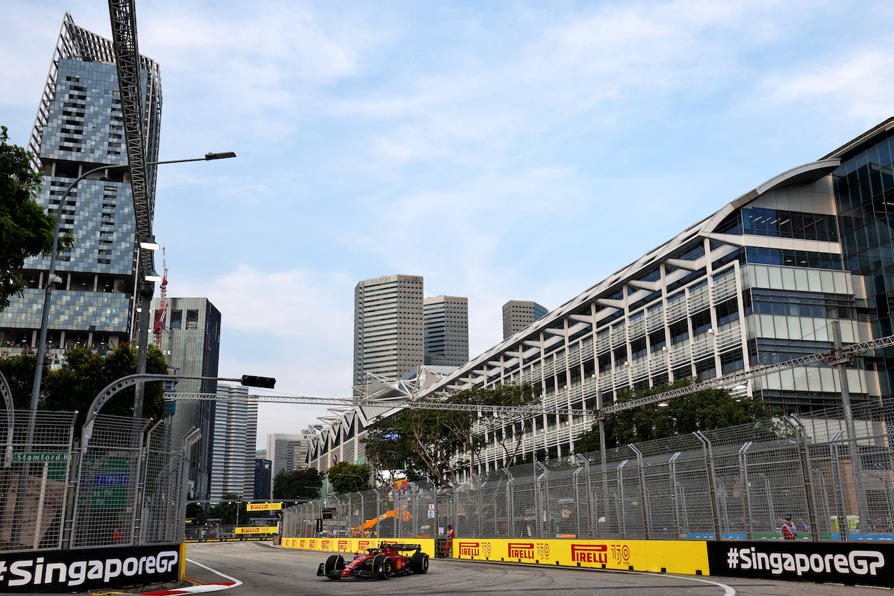 GP SINGAPORE, 
30.09.2022. Formula 1 World Championship, Rd 17, Singapore Grand Prix, Marina Bay Street Circuit, Singapore, Practice Day.
 - www.xpbimages.com, EMail: requests@xpbimages.com © Copyright: Coates / XPB Images