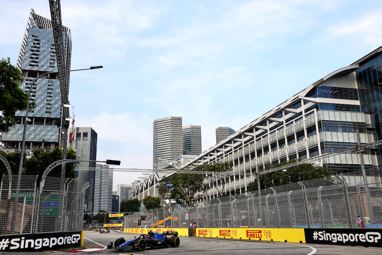 GP SINGAPORE, 
30.09.2022. Formula 1 World Championship, Rd 17, Singapore Grand Prix, Marina Bay Street Circuit, Singapore, Practice Day.
 - www.xpbimages.com, EMail: requests@xpbimages.com © Copyright: Coates / XPB Images