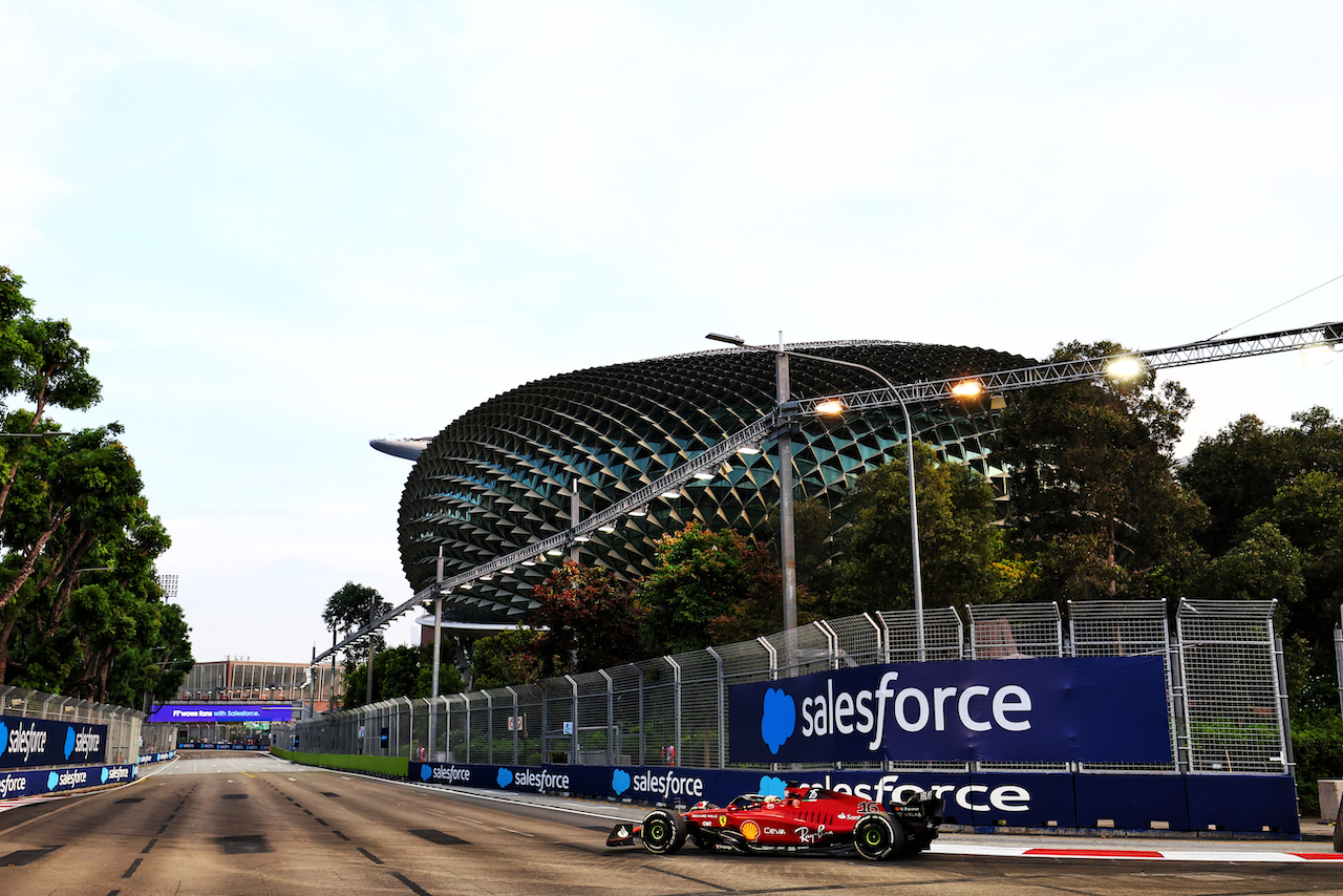 GP SINGAPORE, Charles Leclerc (MON) Ferrari F1-75.
30.09.2022. Formula 1 World Championship, Rd 17, Singapore Grand Prix, Marina Bay Street Circuit, Singapore, Practice Day.
 - www.xpbimages.com, EMail: requests@xpbimages.com © Copyright: Coates / XPB Images