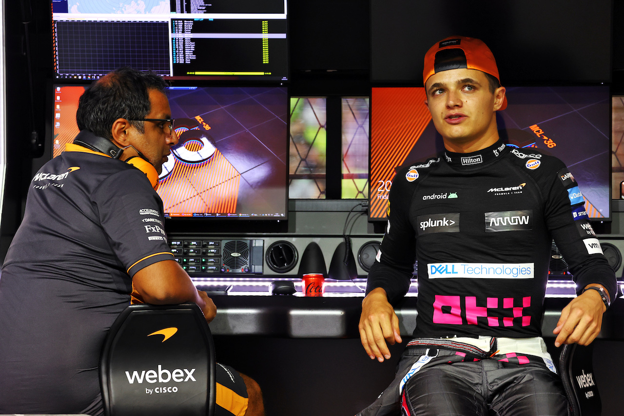 GP SINGAPORE, Lando Norris (GBR) McLaren.
30.09.2022. Formula 1 World Championship, Rd 17, Singapore Grand Prix, Marina Bay Street Circuit, Singapore, Practice Day.
- www.xpbimages.com, EMail: requests@xpbimages.com © Copyright: Batchelor / XPB Images