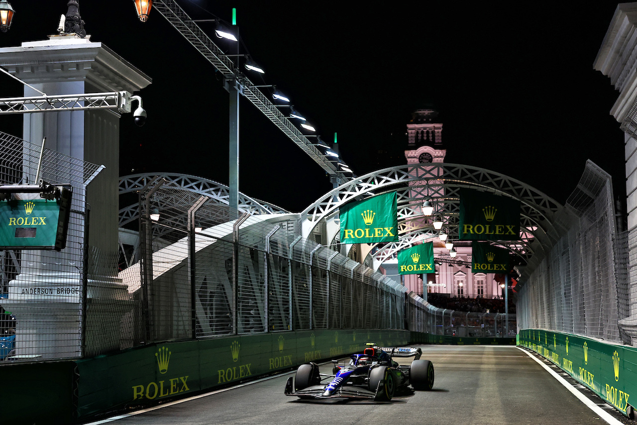 GP SINGAPORE, Nicholas Latifi (CDN) Williams Racing FW44.
30.09.2022. Formula 1 World Championship, Rd 17, Singapore Grand Prix, Marina Bay Street Circuit, Singapore, Practice Day.
 - www.xpbimages.com, EMail: requests@xpbimages.com © Copyright: Coates / XPB Images