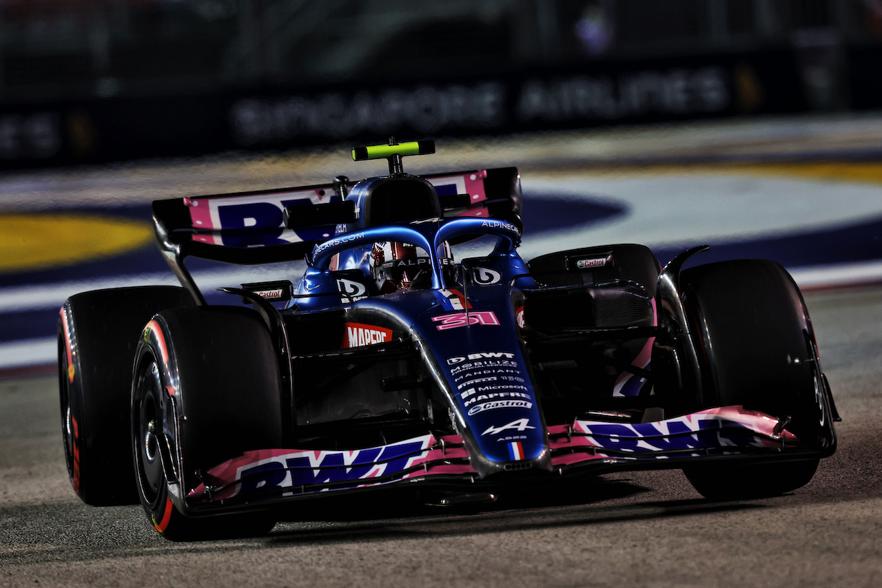 GP SINGAPORE, Esteban Ocon (FRA) Alpine F1 Team A522.
30.09.2022. Formula 1 World Championship, Rd 17, Singapore Grand Prix, Marina Bay Street Circuit, Singapore, Practice Day.
- www.xpbimages.com, EMail: requests@xpbimages.com © Copyright: Moy / XPB Images