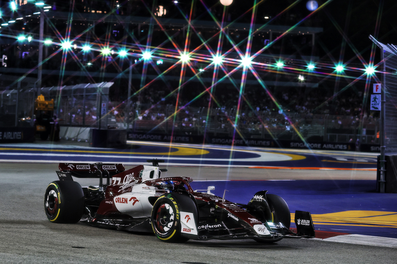 GP SINGAPORE, Valtteri Bottas (FIN) Alfa Romeo F1 Team C42.
30.09.2022. Formula 1 World Championship, Rd 17, Singapore Grand Prix, Marina Bay Street Circuit, Singapore, Practice Day.
- www.xpbimages.com, EMail: requests@xpbimages.com © Copyright: Moy / XPB Images