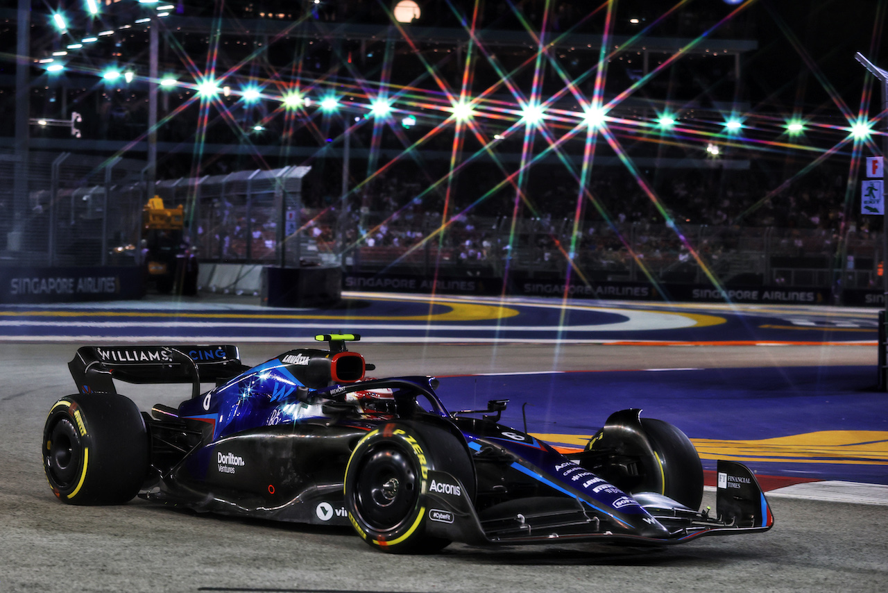 GP SINGAPORE, Nicholas Latifi (CDN) Williams Racing FW44.
30.09.2022. Formula 1 World Championship, Rd 17, Singapore Grand Prix, Marina Bay Street Circuit, Singapore, Practice Day.
- www.xpbimages.com, EMail: requests@xpbimages.com © Copyright: Moy / XPB Images
