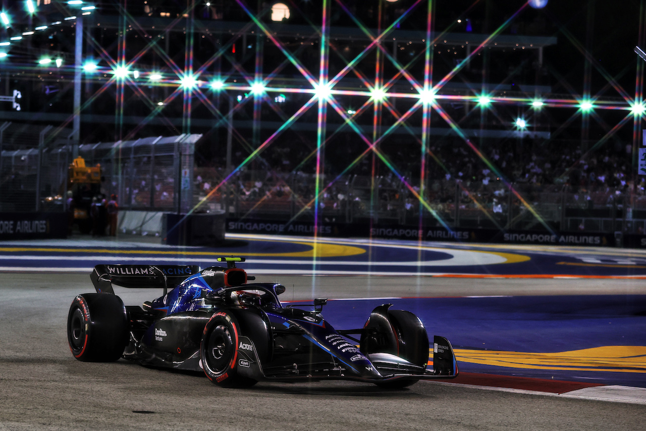 GP SINGAPORE, Nicholas Latifi (CDN) Williams Racing FW44.
30.09.2022. Formula 1 World Championship, Rd 17, Singapore Grand Prix, Marina Bay Street Circuit, Singapore, Practice Day.
- www.xpbimages.com, EMail: requests@xpbimages.com © Copyright: Moy / XPB Images