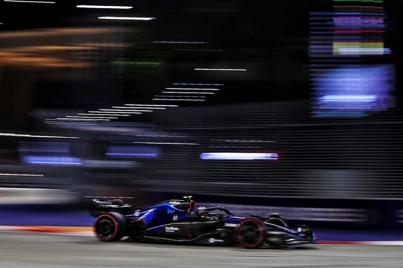 GP SINGAPORE, Nicholas Latifi (CDN) Williams Racing FW44.
30.09.2022. Formula 1 World Championship, Rd 17, Singapore Grand Prix, Marina Bay Street Circuit, Singapore, Practice Day.
- www.xpbimages.com, EMail: requests@xpbimages.com © Copyright: Moy / XPB Images