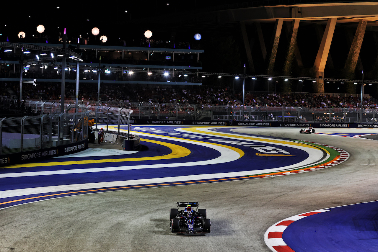 GP SINGAPORE, Nicholas Latifi (CDN) Williams Racing FW44.
30.09.2022. Formula 1 World Championship, Rd 17, Singapore Grand Prix, Marina Bay Street Circuit, Singapore, Practice Day.
- www.xpbimages.com, EMail: requests@xpbimages.com © Copyright: Moy / XPB Images