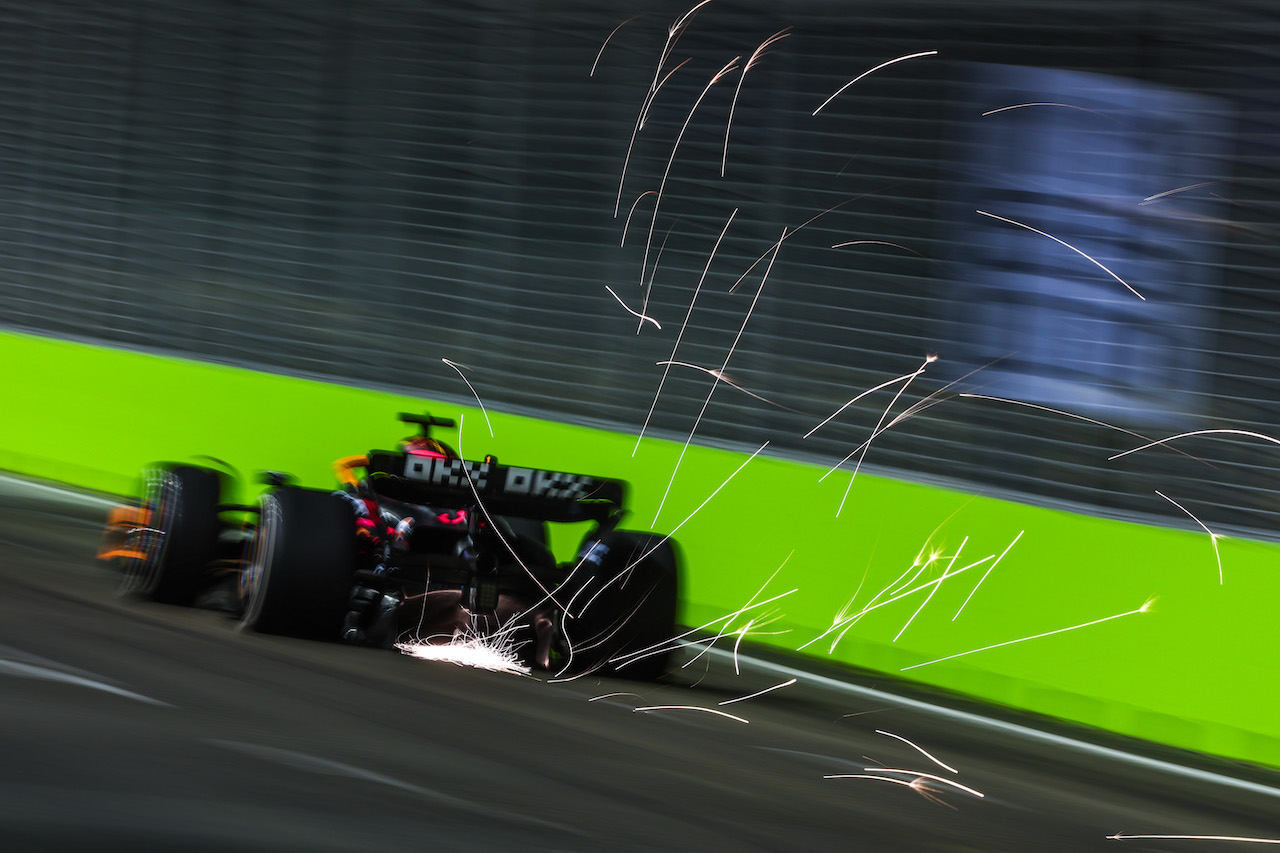 GP SINGAPORE, Lando Norris (GBR), McLaren F1 Team 
30.09.2022. Formula 1 World Championship, Rd 17, Singapore Grand Prix, Marina Bay Street Circuit, Singapore, Practice Day.
- www.xpbimages.com, EMail: requests@xpbimages.com ¬© Copyright: Charniaux / XPB Images