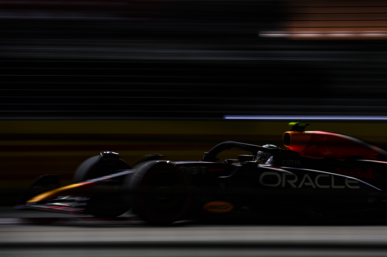 GP SINGAPORE, Sergio Perez (MEX), Red Bull Racing 
30.09.2022. Formula 1 World Championship, Rd 17, Singapore Grand Prix, Marina Bay Street Circuit, Singapore, Practice Day.
- www.xpbimages.com, EMail: requests@xpbimages.com ¬© Copyright: Charniaux / XPB Images