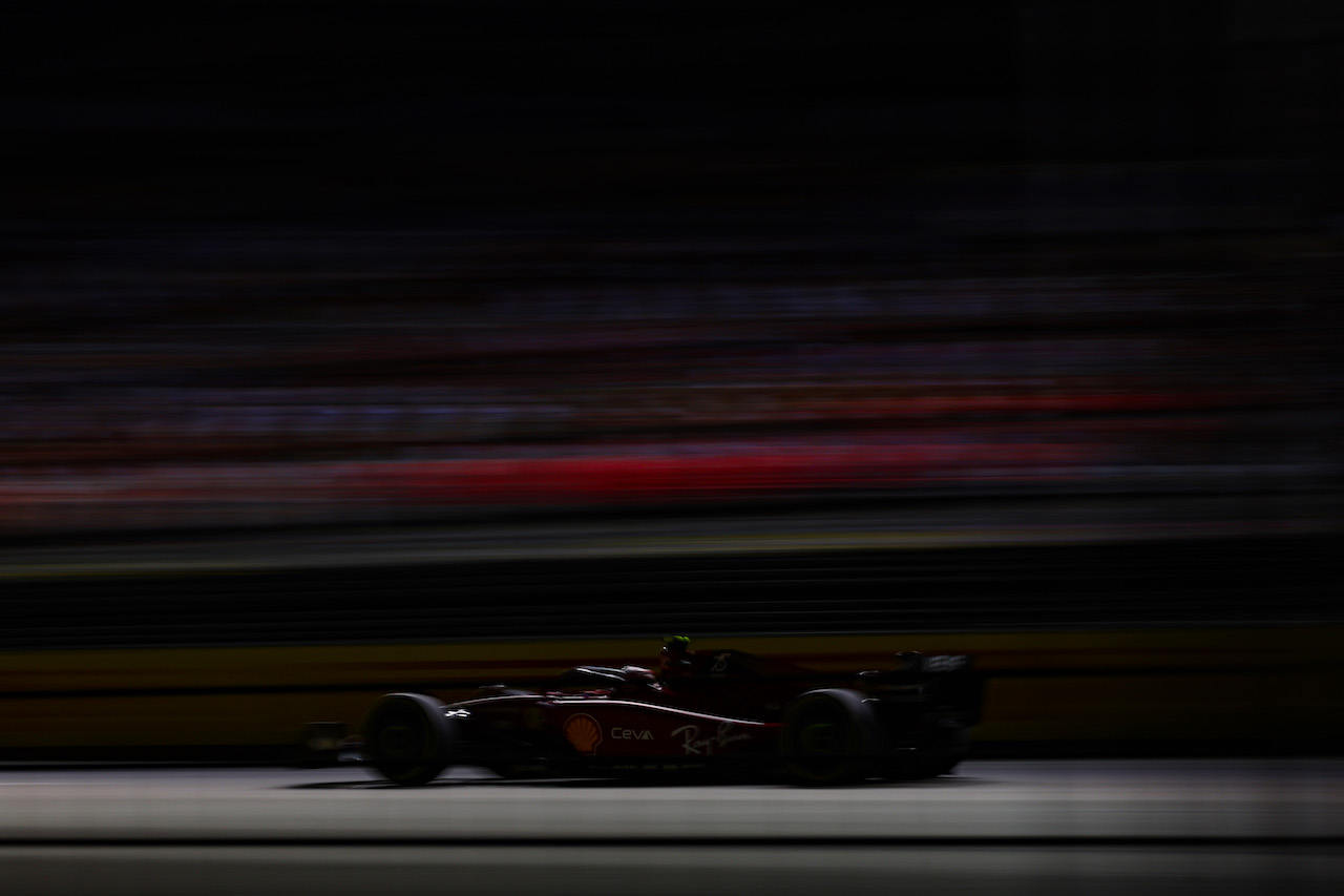 GP SINGAPORE, Carlos Sainz Jr (ESP), Ferrari 
30.09.2022. Formula 1 World Championship, Rd 17, Singapore Grand Prix, Marina Bay Street Circuit, Singapore, Practice Day.
- www.xpbimages.com, EMail: requests@xpbimages.com ¬© Copyright: Charniaux / XPB Images