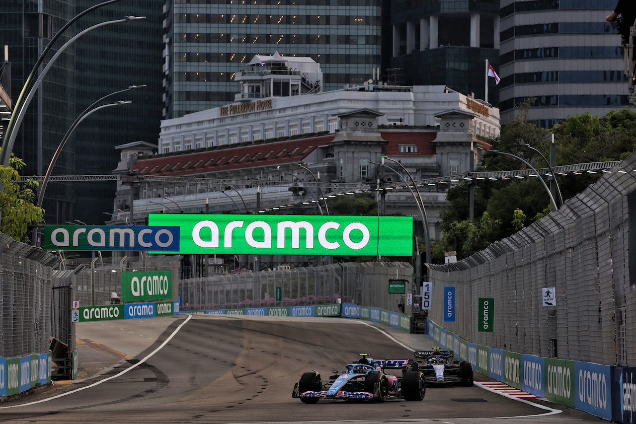 GP SINGAPORE, Esteban Ocon (FRA) Alpine F1 Team A522.
30.09.2022. Formula 1 World Championship, Rd 17, Singapore Grand Prix, Marina Bay Street Circuit, Singapore, Practice Day.
- www.xpbimages.com, EMail: requests@xpbimages.com © Copyright: Bearne / XPB Images