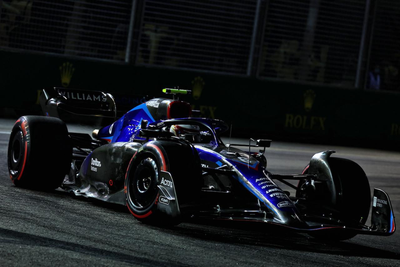 GP SINGAPORE, Nicholas Latifi (CDN) Williams Racing FW44.
30.09.2022. Formula 1 World Championship, Rd 17, Singapore Grand Prix, Marina Bay Street Circuit, Singapore, Practice Day.
 - www.xpbimages.com, EMail: requests@xpbimages.com © Copyright: Coates / XPB Images