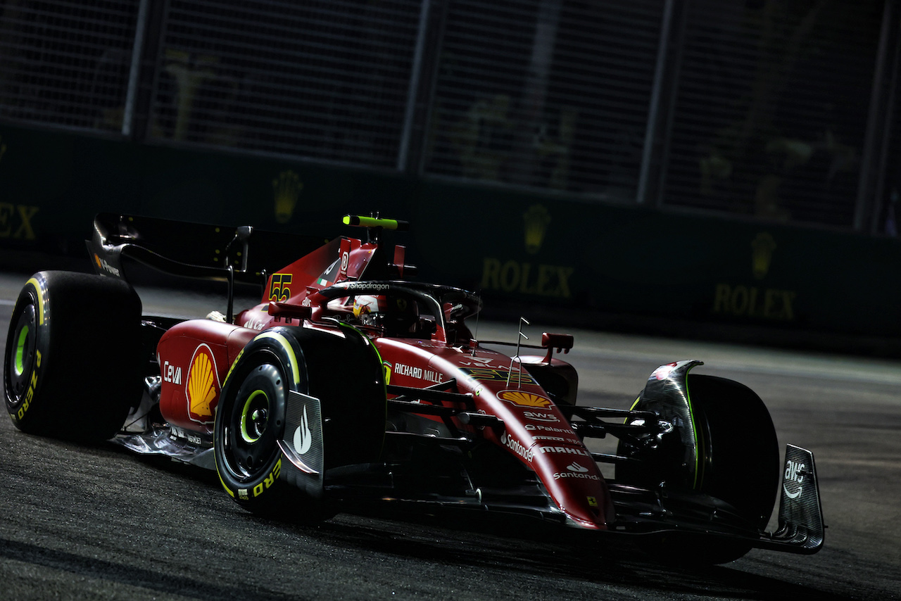 GP SINGAPORE, Carlos Sainz Jr (ESP) Ferrari F1-75.
30.09.2022. Formula 1 World Championship, Rd 17, Singapore Grand Prix, Marina Bay Street Circuit, Singapore, Practice Day.
 - www.xpbimages.com, EMail: requests@xpbimages.com © Copyright: Coates / XPB Images