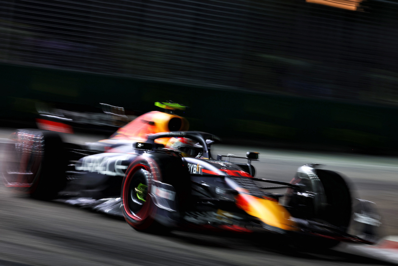 GP SINGAPORE, Sergio Perez (MEX) Red Bull Racing RB18.
30.09.2022. Formula 1 World Championship, Rd 17, Singapore Grand Prix, Marina Bay Street Circuit, Singapore, Practice Day.
 - www.xpbimages.com, EMail: requests@xpbimages.com © Copyright: Coates / XPB Images
