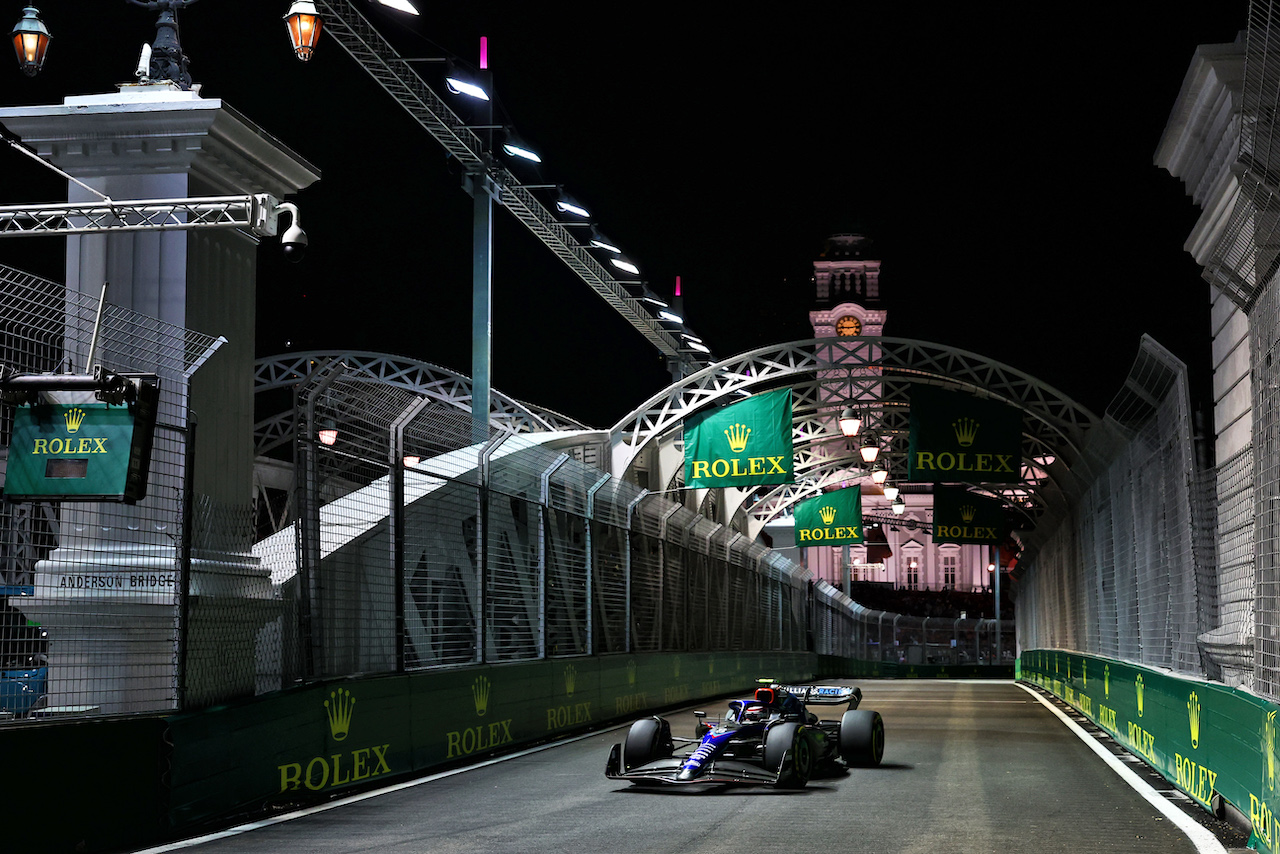 GP SINGAPORE, Nicholas Latifi (CDN) Williams Racing FW44.
30.09.2022. Formula 1 World Championship, Rd 17, Singapore Grand Prix, Marina Bay Street Circuit, Singapore, Practice Day.
 - www.xpbimages.com, EMail: requests@xpbimages.com © Copyright: Coates / XPB Images